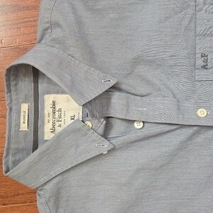 Abercrombie & Fitch Men's Gray Muscle Fit Shirt Size XL